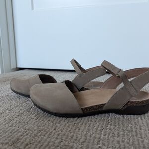 Dansko Rowan Taupe Women's Sandals